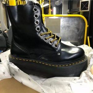 DR MARTENS JADON MAX HI BLACK PLATFORM SIZE 7 UK 5